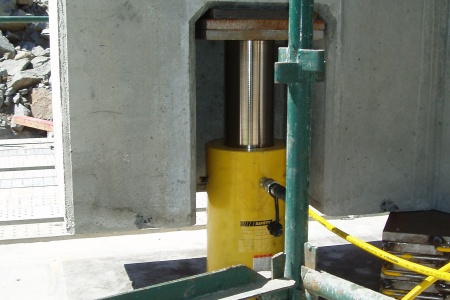 Hydraulic jack within fuse gate アプリケーション