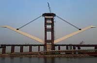 Lifting the Songdo Cable-Stayed Bridge Pylons